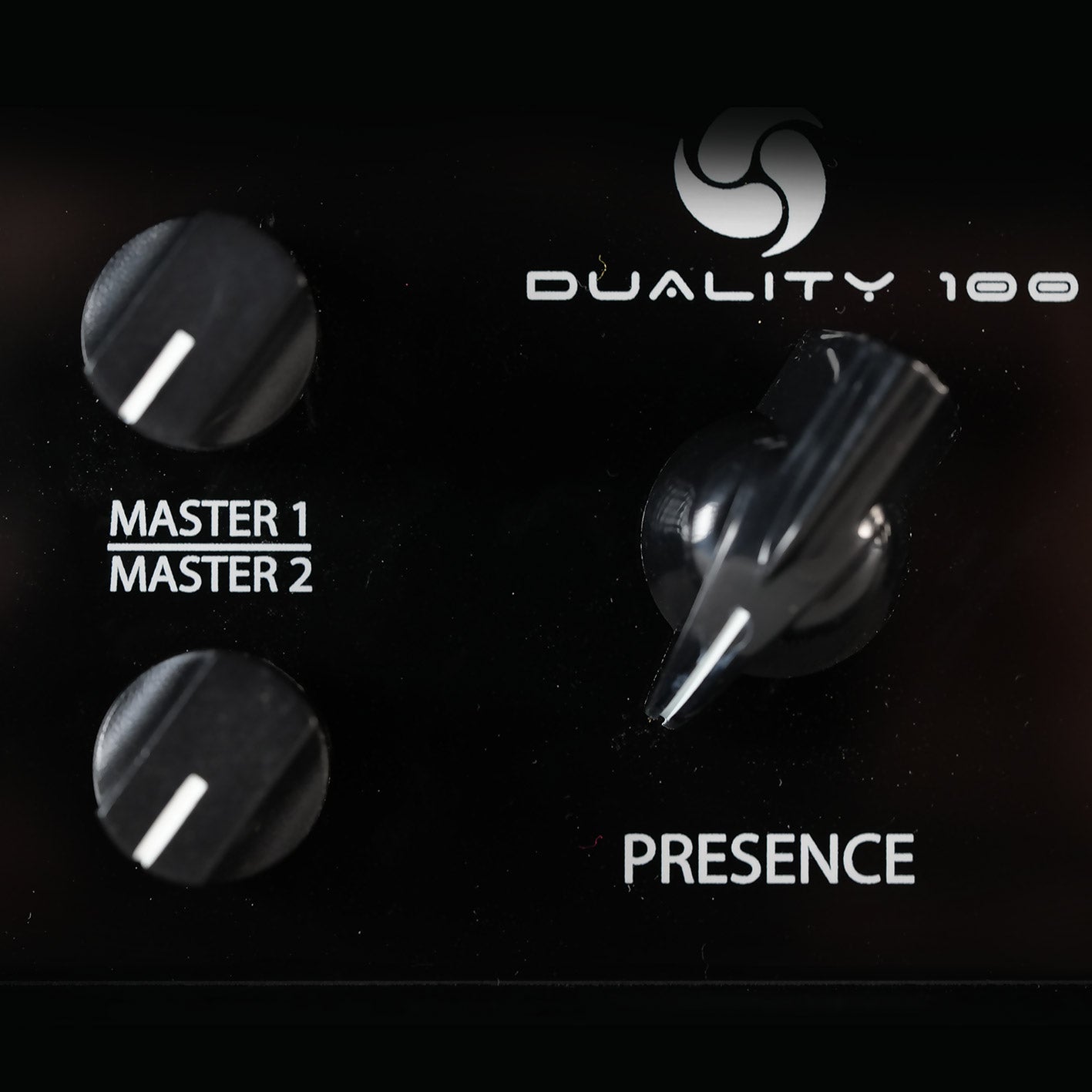 Master and presence controls on the Duality 100 RS amplifier