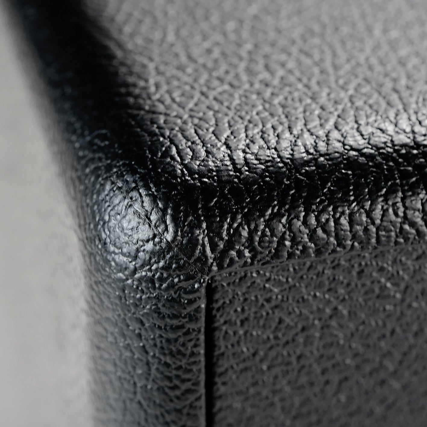 Detail of EQ and gain knobs on the RedSeven Duality RS guitar amplifier