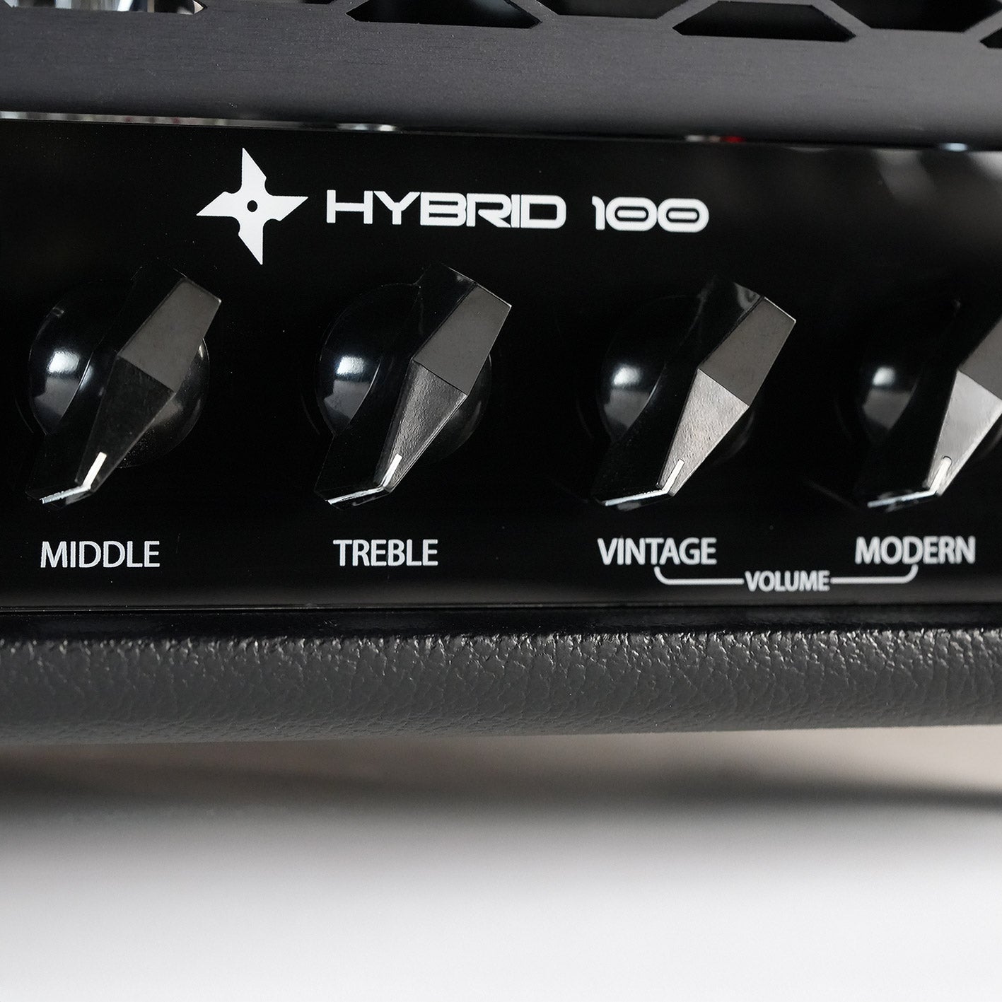 Hybrid 100 EQ knobs treble middle vintage modern close-up