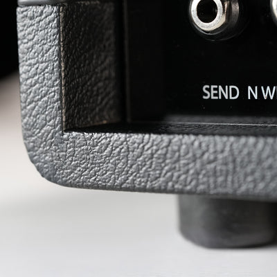 Duality 100 textured tolex corner detail