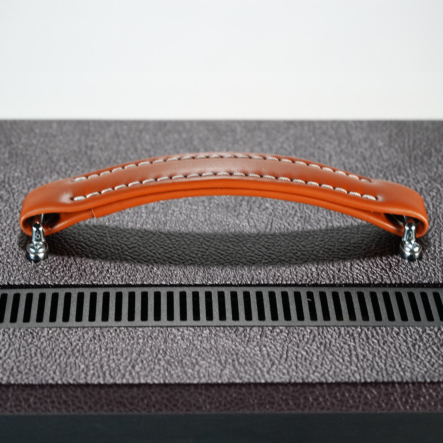 RedSeven Numero Uno leather handle, top detail