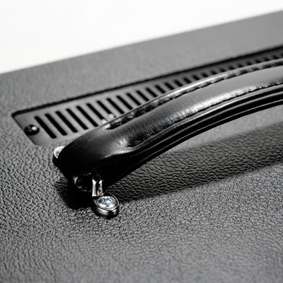 RedSeven Kali MkII amplifier top handle close-up – boutique build quality