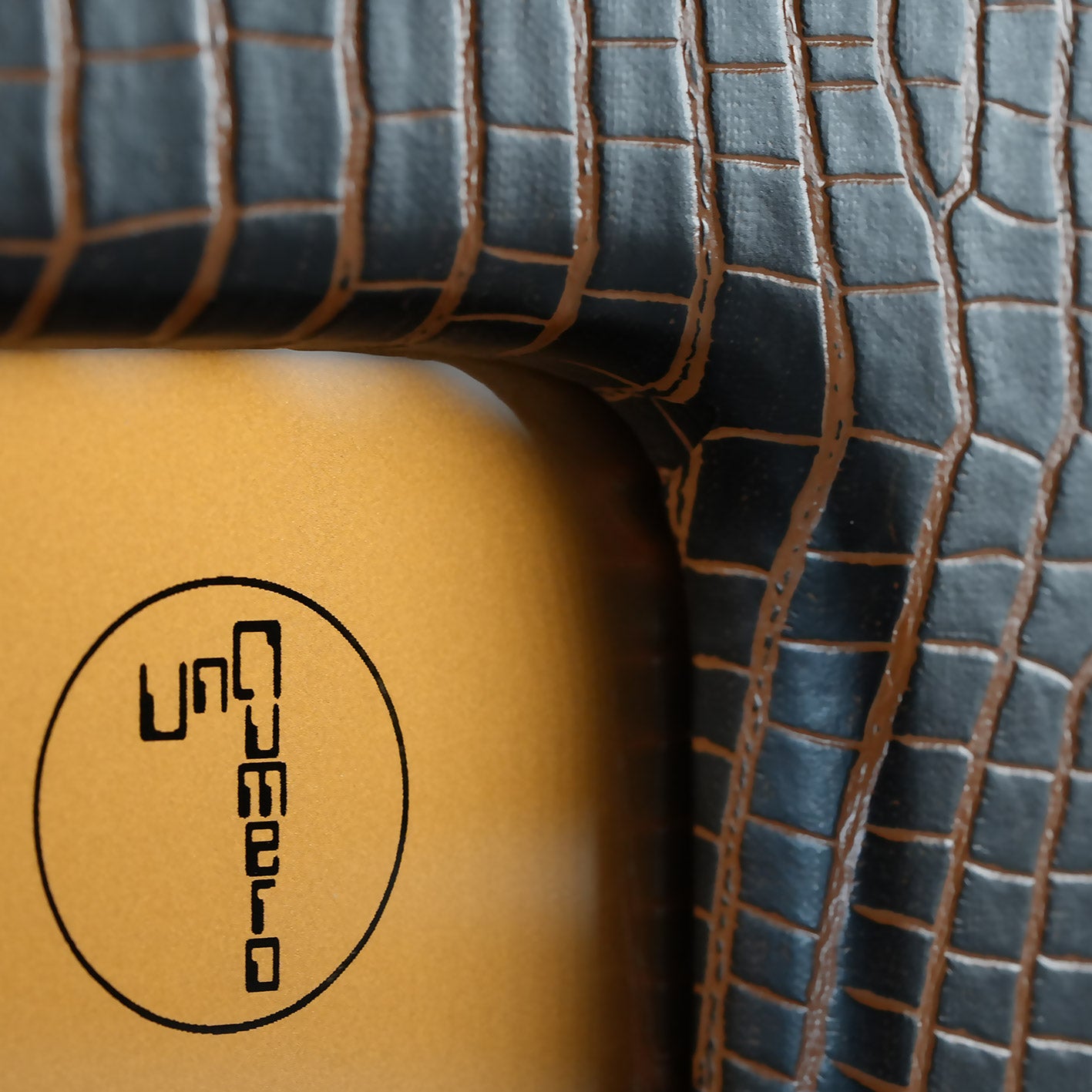 RedSeven Numero Uno UNO logo and tolex texture detail, close up